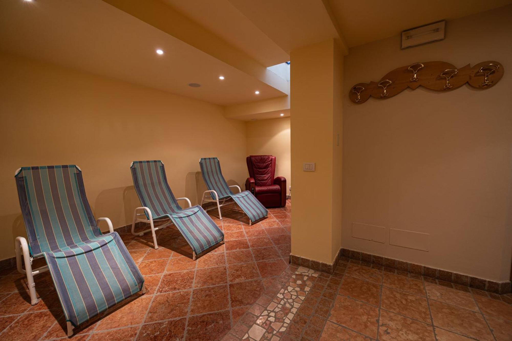 Hotel Engel Canazei Extérieur photo