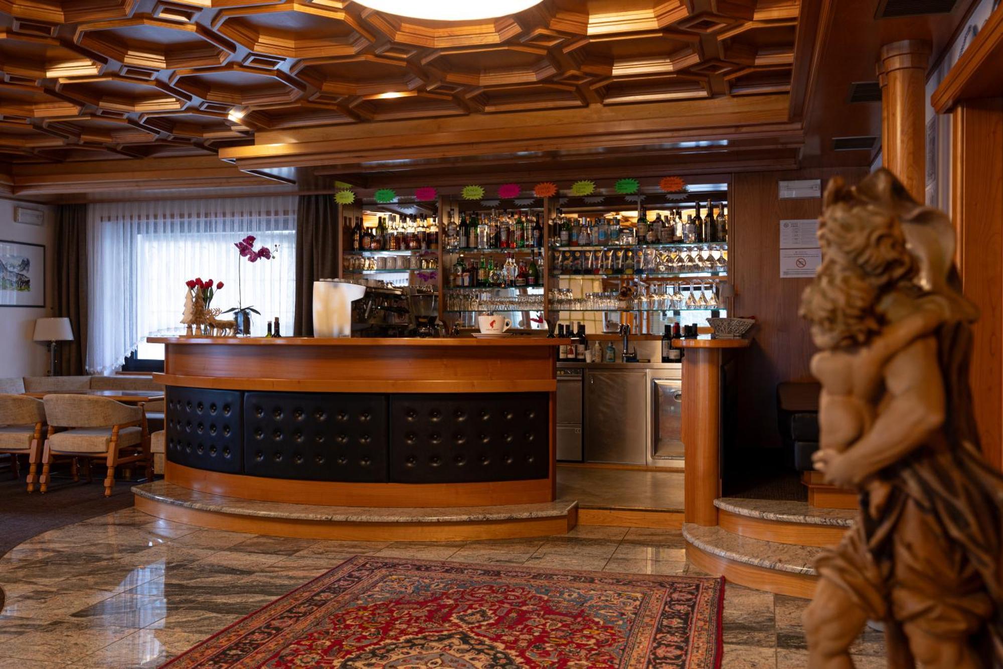 Hotel Engel Canazei Extérieur photo