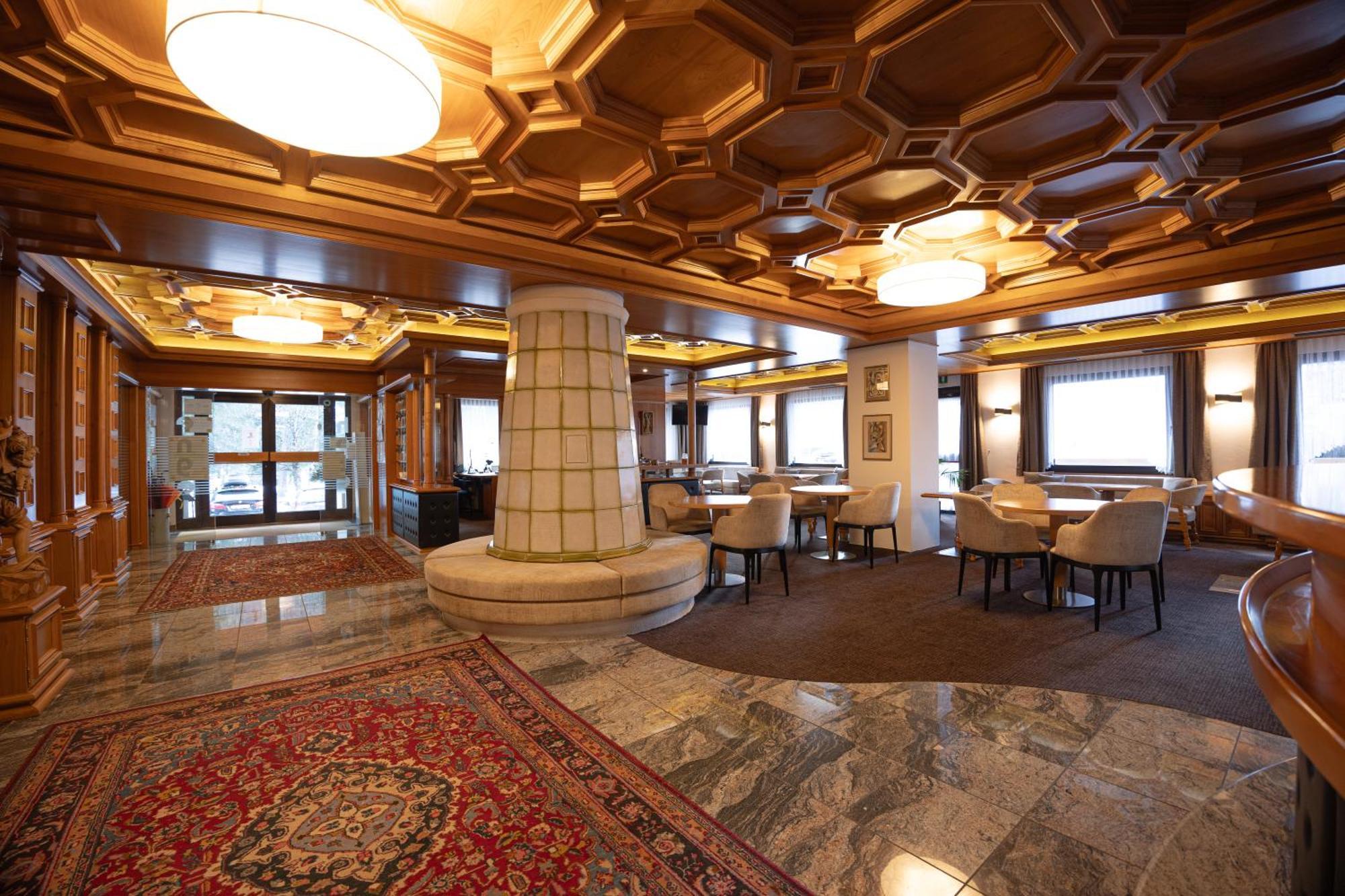 Hotel Engel Canazei Extérieur photo