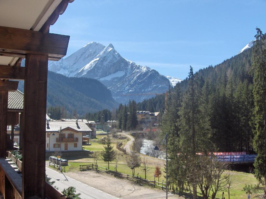 Hotel Engel Canazei Extérieur photo