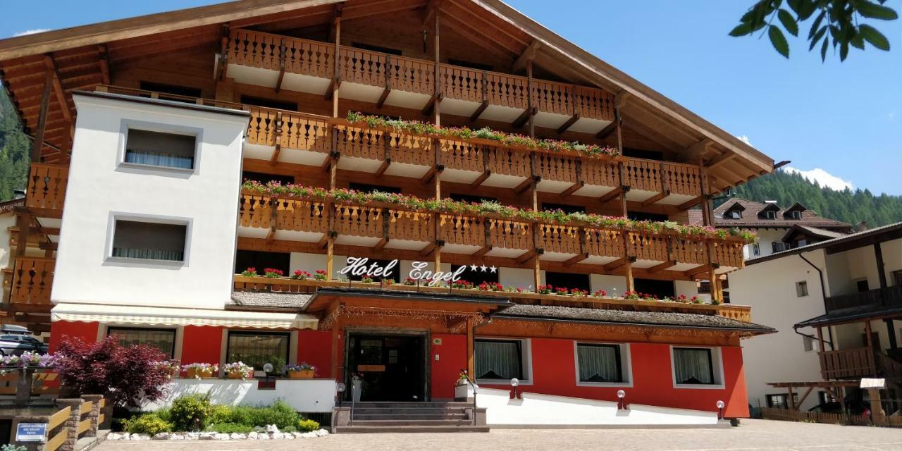 Hotel Engel Canazei Extérieur photo